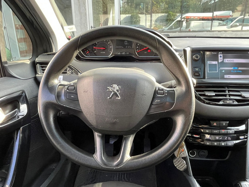 Peugeot 208 Premier 1.2 MT