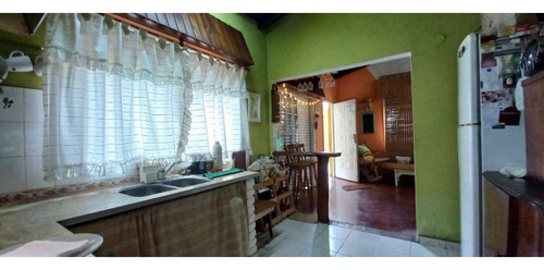 Venta Casa Multifamiliar 2 Casas + 3 Locales +2 Deptos