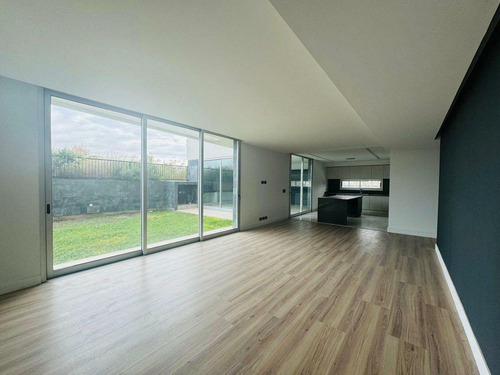 Venta| Departamento 3dorm -patio- Cochera Jardin Claret Summum Zona Norte