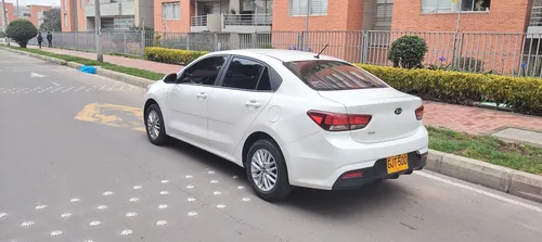 Kia Rio 1.4 Emotion sedan