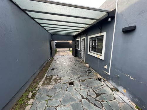 Casa Con Piscina Y Hermoso Parque