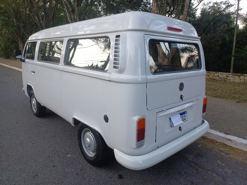 Volkswagen Kombi 1.4 Standard Total Flex 3p
