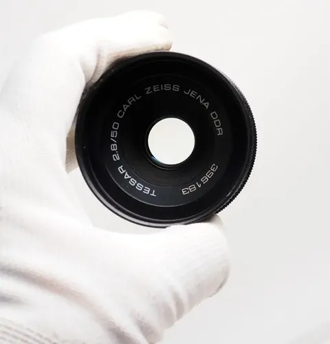 R$595 Lente Carl Zeiss Jena Tessar 50mm F2.8 M42 + Adaptador
