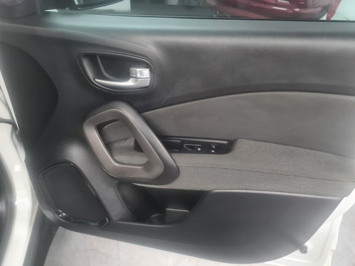 Imagem 3 de 15 de Fiat Toro 2017 1.8 16v Freedom Flex 4x2 Aut. 4p