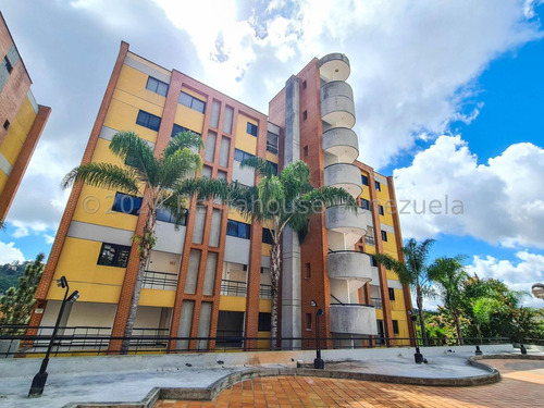 Hermoso Apartamento Dúplex En Venta En La Boyera