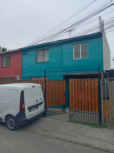 Vendo Casa 4 Dormitorios, 3 Estacionamientos En Quilicura.