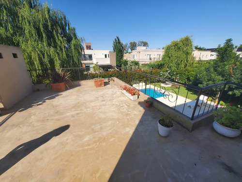 Imagen 18 de 19 de En Venta - Importante Propiedad En Barrio Cerrado Weston - Con Piscina - Ubicación Central