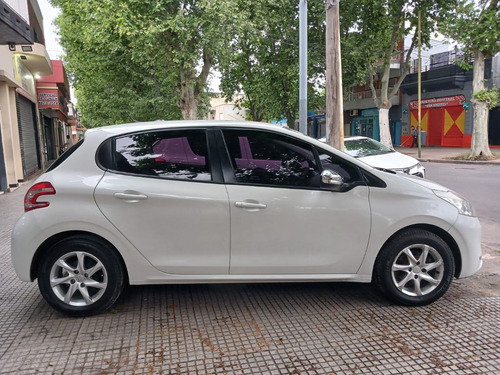 Peugeot 208 1.5 Allure Touchscreen