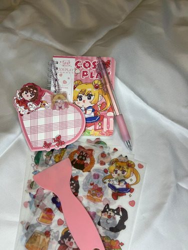 Libreta Y Stickers Sailor Moon O Princesas + Accesorios