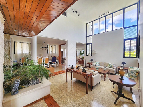 Punto Comercial Villa Olga Santiago