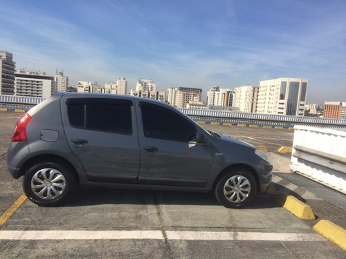 Imagem 4 de 9 de Renault Sandero