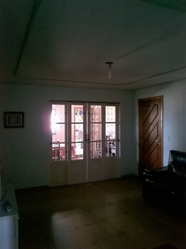 Imagem 1 de 8 de Casa 03 Quartos Mais Loja Vitória - 472