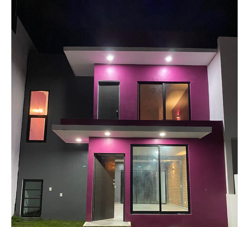 Imagen 2 de 17 de Casa 2 Plantas 2 Recamaras En Zona Residencial Fracc Toscana A 5min De Plazas Universidades, A 15 Min Del Aeropuerto Y A 30 Min De La Playa, Acceso Controlado 24hrs Zona Sur De Tapachula, Chiapas