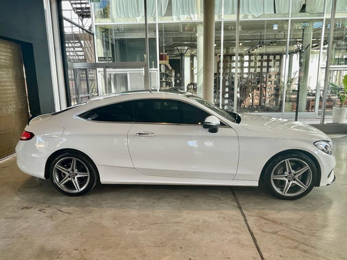 Imagen 10 de 16 de Mercedes-benz Clase C 2018 3.0 C400 Coupe Amg-line 333cv