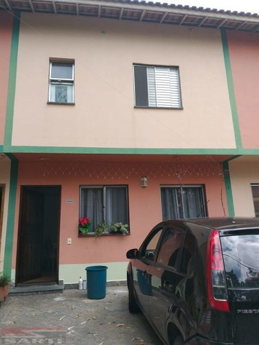 Imagem 2 de 15 de Casa Espaçosa, Em Meio A Natureza. Confira! - St13564