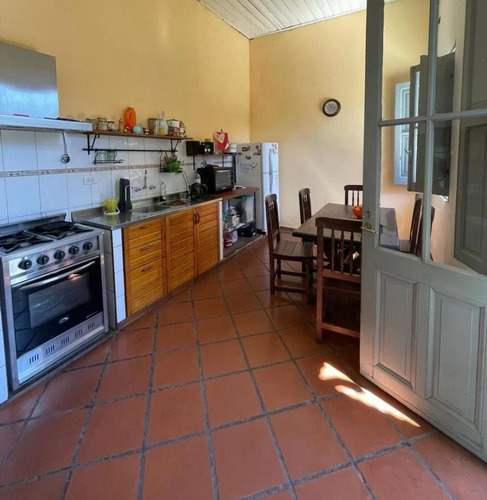 Venta Casa 3 Ambientes Con Jardín Y Cochera Bernal