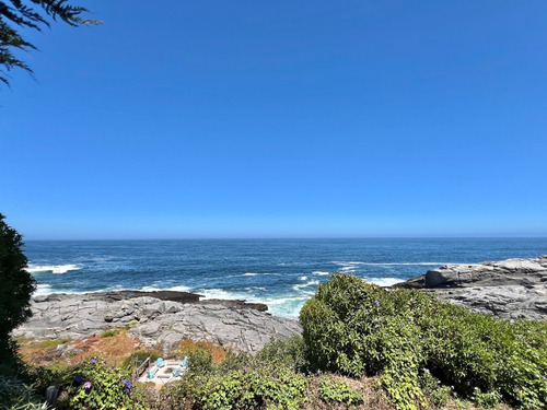 Gran Casa En Primera Línea Con Vista Impresionante, Zapallar