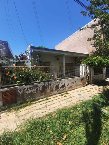 Imagen 1 de 4 de Casa De 2 Dormitorios En Urquiza 6378