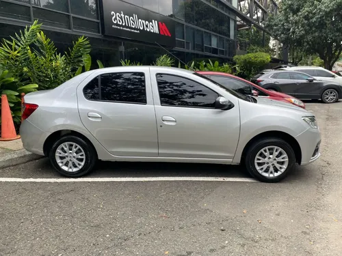 Renault Logan 1.6 Live+ Plus Mt 2024
