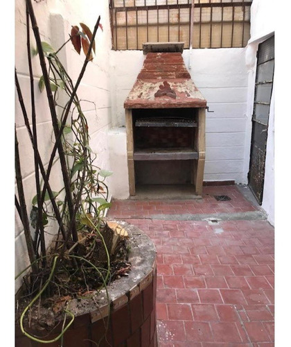 Imagen 5 de 9 de Ph De 2 Ambientes Con Patio Con Entreda Independiente En Lin