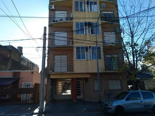 Imagen 2 de 8 de Dpto 3 Ambientes C/cochera Descubierta