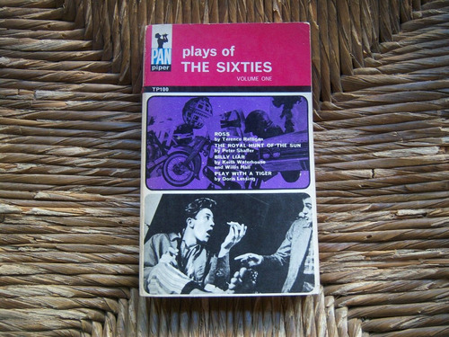 Plays Of The Sixties Volume 1 . Charlton . Inglés . Aha00d