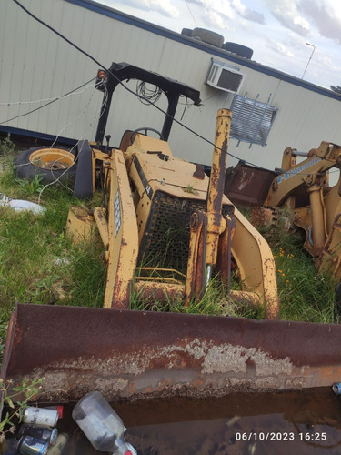 Retroexcavadora John Deere 210le