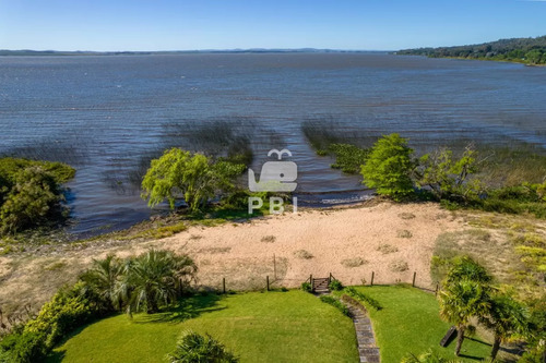 Alquiler Anual De Casa 4 Dormitorios En Laguna Del Sauce , Punta Ballena