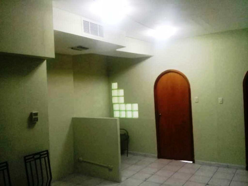 Imagen 4 de 12 de Se Vende Oficina Cc Monte Bianco Inf 04149413694