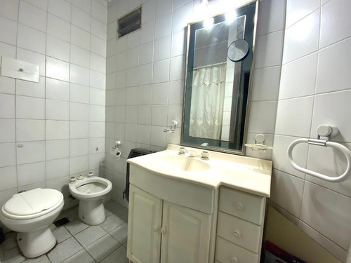 Imagen 21 de 28 de Casa De 6 Dormitorios En Venta En El Centro De Rosario