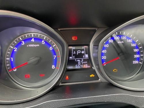 Imagem 7 de 10 de Hyundai Hb20 Premium 1.6 2013/2014 Flex 4p At.