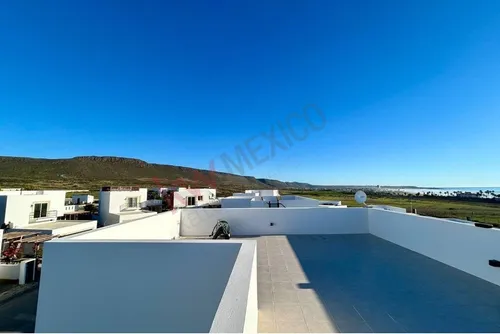 Residencia De Lujo En Renta Ubicada Punta Piedra Ensenada