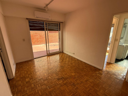 Alquiler Depto. 2 Ambientes Con Patio Exclusivo Y Balcón - Contrafrente - Recoleta