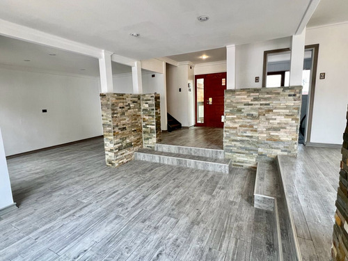 Encantadora Casa En Lugar Destacado