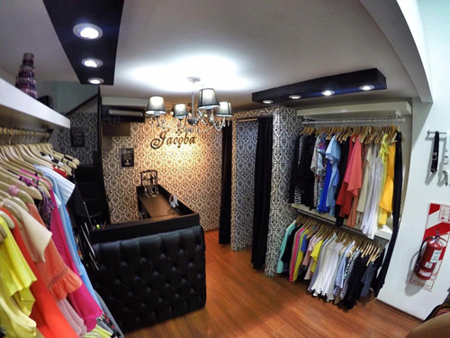 Imagen 7 de 10 de Local 48 Entre 7 Y 8 Galeria Geminix Local 19