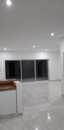 Imagen 3 de 9 de Casa - San Ramiro