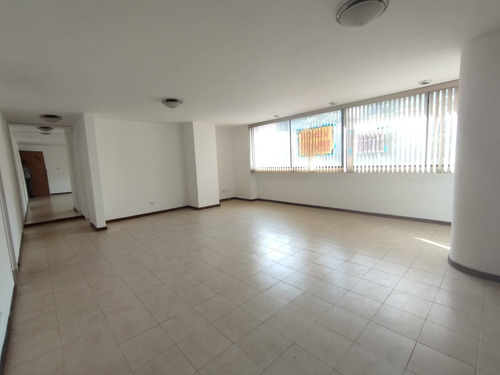 Venta De Apartamento De 100mts2 Centenario, Oeste De Cali, 8599.