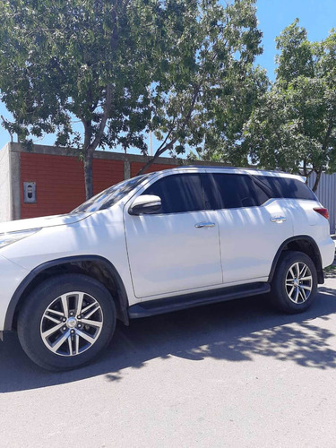 Imagen 2 de 7 de Toyota Sw4 2016 2.8 Srx 177cv 4x4 7as At