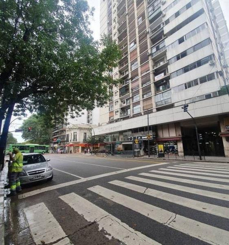Imagen 8 de 12 de Santa Fe Y Scalabrini Ortiz 3 Locales Unidos Al Frente En Importante Galeria Apto Todo Rubro