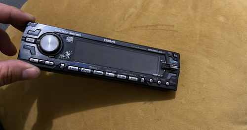 Auto Estereo Clarion . (Usado)