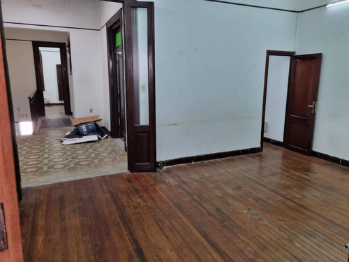 Imagen 15 de 23 de Casa -casa, Próximo 18 De Julio Y Tacuarembó, 248 M2 !!