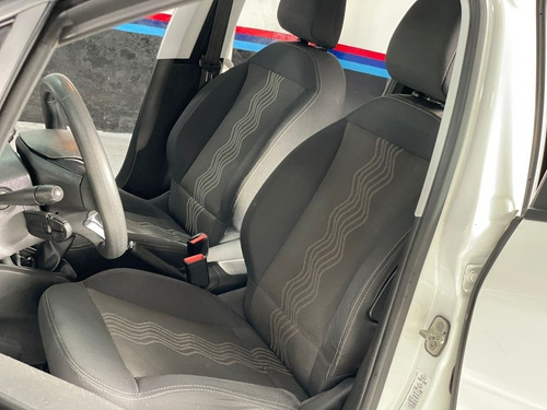 Imagen 11 de 22 de Peugeot 2008 1.6 Allure