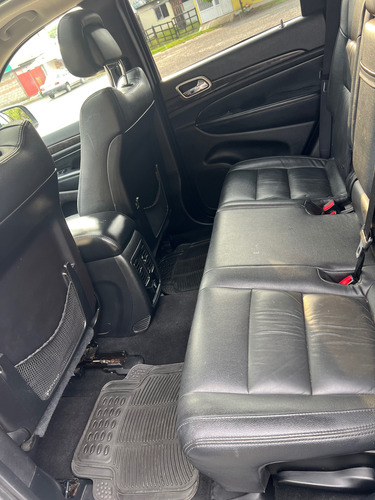 Jeep Grand Cherokee Laredo V6 4x2 At