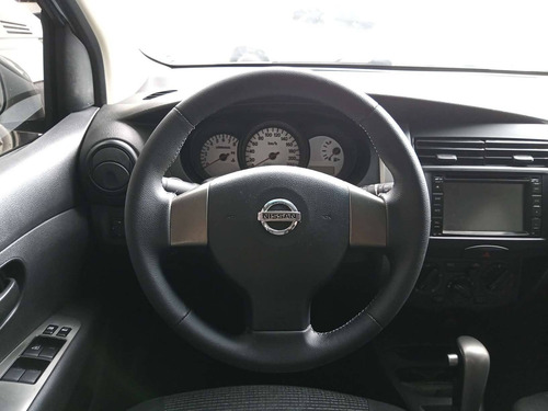 Imagem 10 de 12 de Nissan Livina 1.8 S 16v Flex 4p Automático