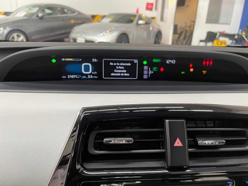 Imagen 3 de 14 de Toyota Prius 1.8 Cvt Hybrido 2017