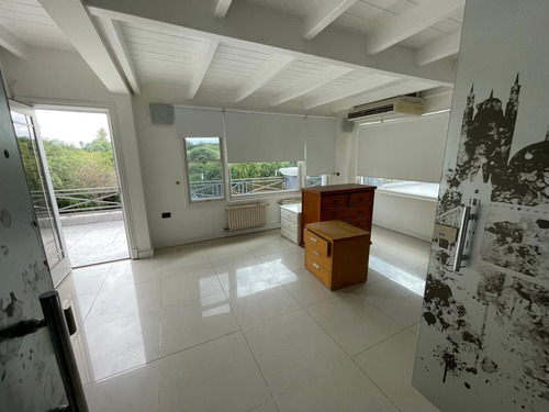 Importante Casa En Las Delicias 4 Dormitorios, Con Pileta, Q