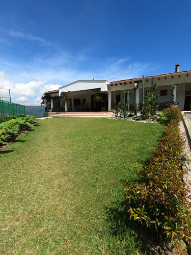 Se Vende Exclusiva Casa Campestre En El Alto Del Escobero Envigado!