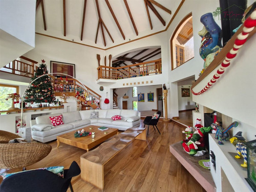 Casa En Venta De 5d/5b El Arrayan - Lo Barnechea