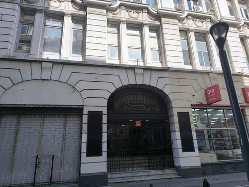 Venta Oficina/ Vivienda En Monserrat