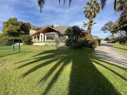 Imagen 2 de 30 de Casa En Venta De 3 Dorm. En Coquimbo, Aislada Con Piscina